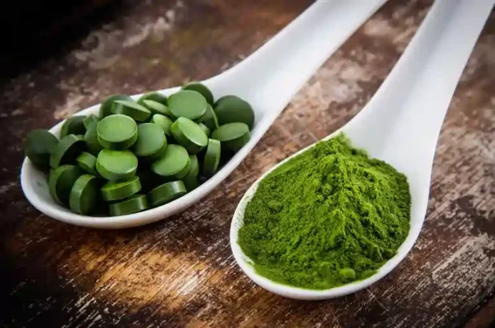 Espirulina: 10 Beneficios Clave, Cómo Tomarla y Qué Pasa si la Tomas Todos los Días