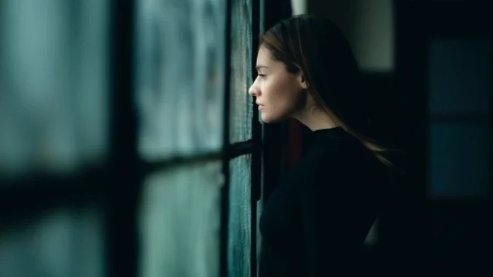 ¿Cuáles son las 10 Distorsiones Cognitivas? La Guía para Entender por qué tu Mente te Engaña
