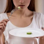 Cómo Sentir Saciedad Sin Comer: 7 Trucos Psicológicos y Prácticos