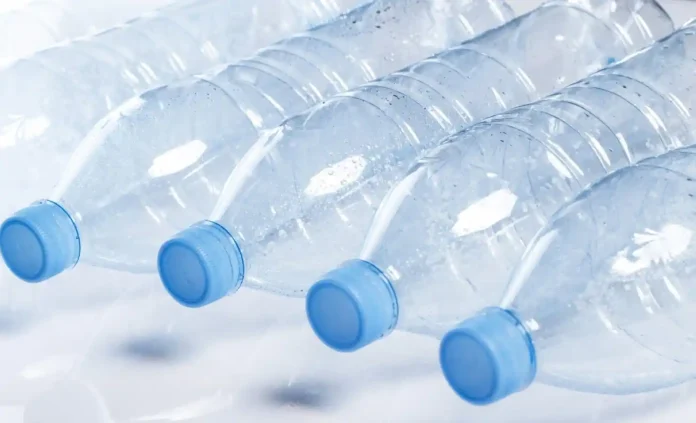 ¿Realmente Vale la Pena el Agua Embotellada? Los 5 Costos Ocultos que Debes Conocer